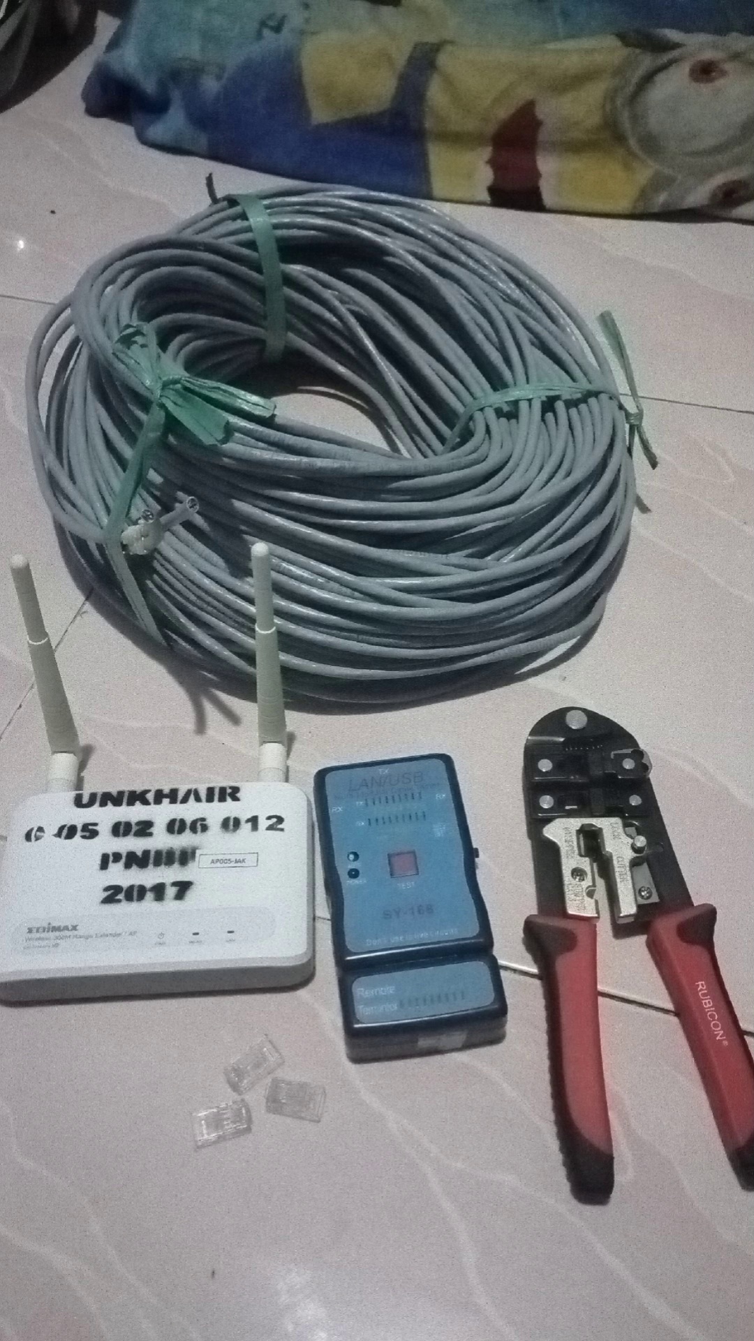Perangkat routerboard MikroTik dan pengujian throughput multi-gateway